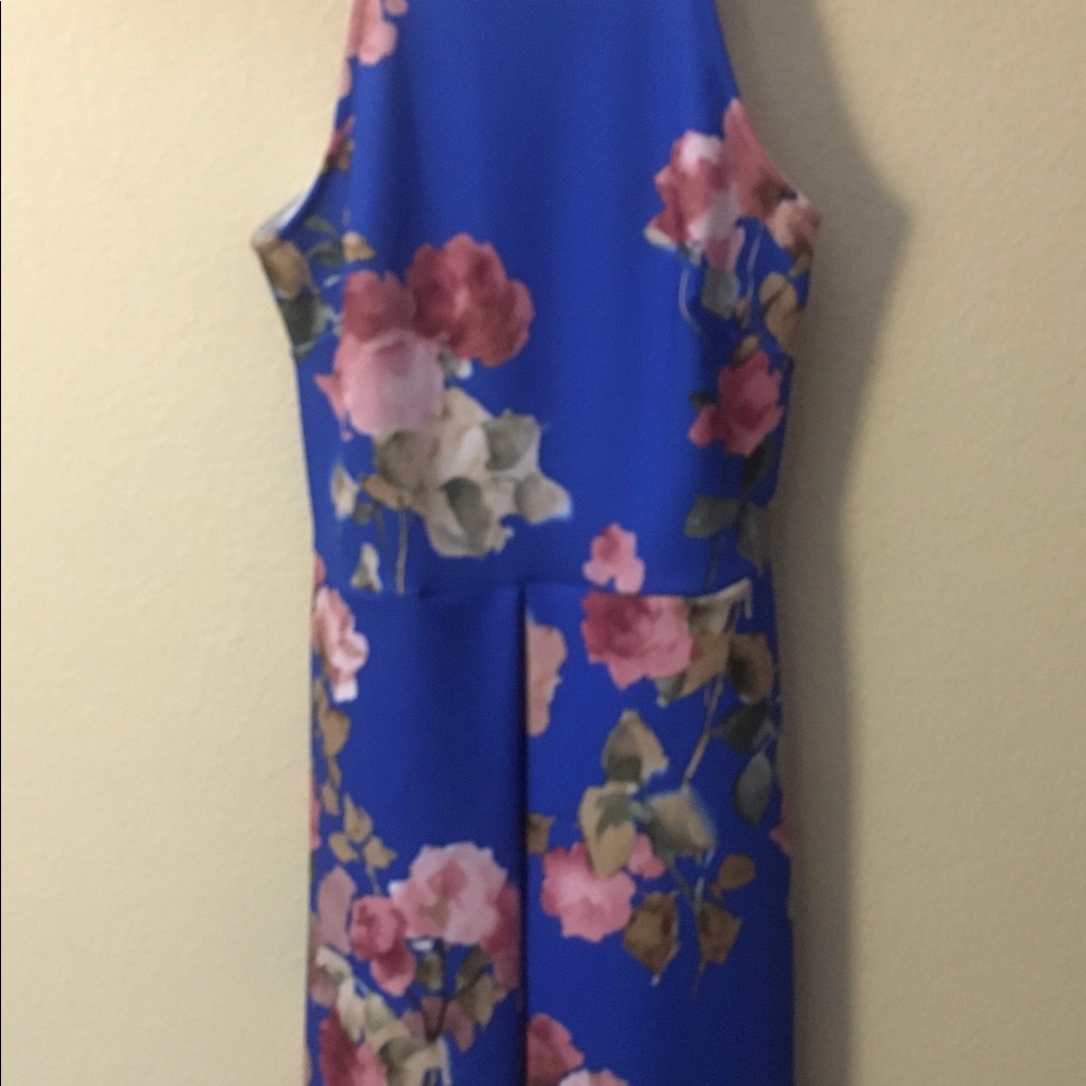 Dress - Picture 2 of 6